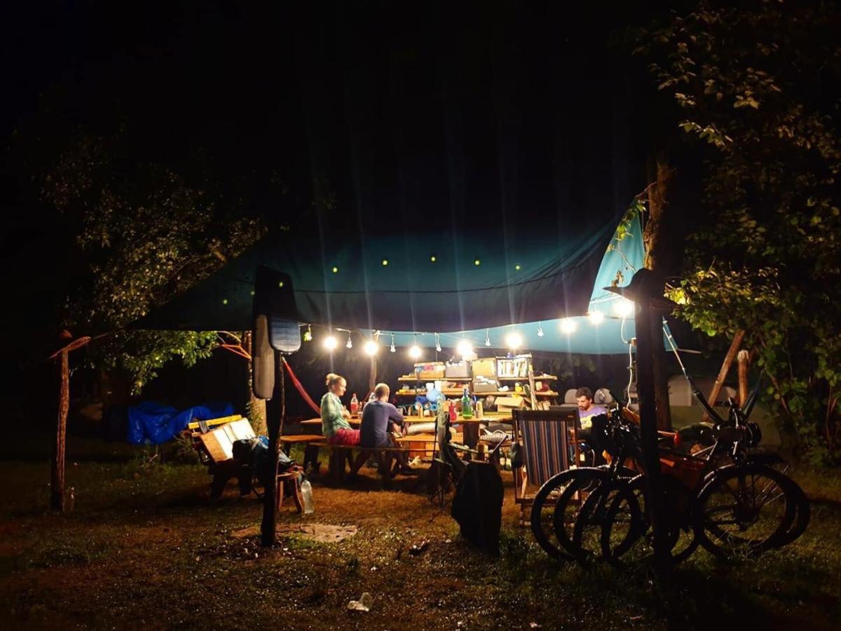 ホテル Dumbo Eco Camp Ozurget'i エクステリア 写真